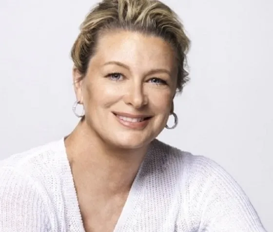 Kristin Hannah portrait, photo credit: Kevin Lynch