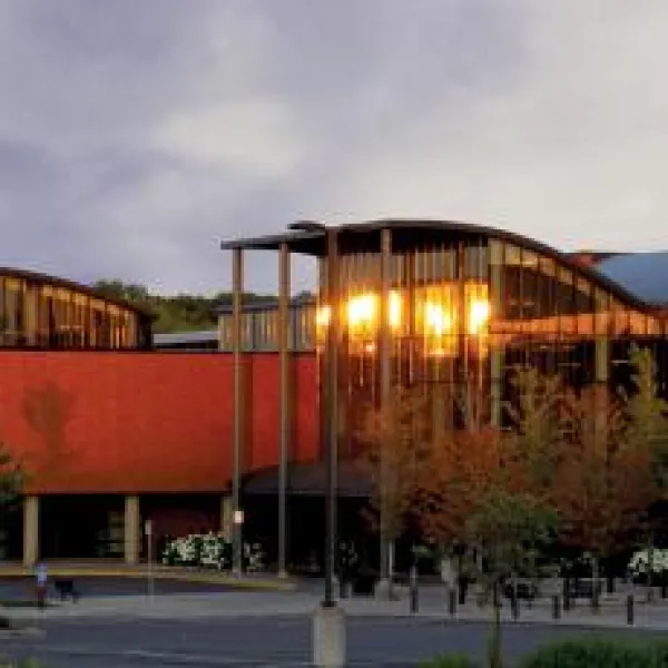 Exterior Photo of Hennepin County Library - Ridgedale